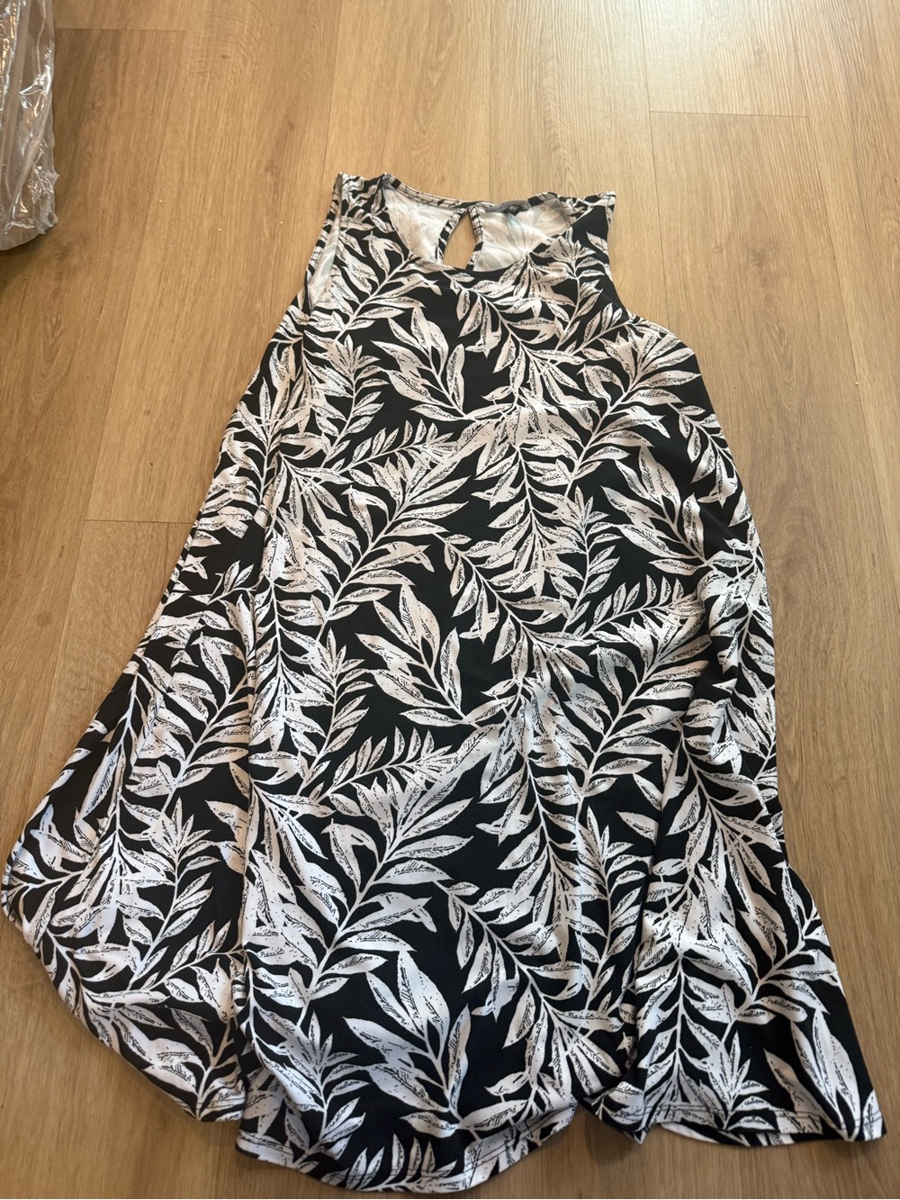 Women’s Black and White Leaf Print A-Line Dress adult medium